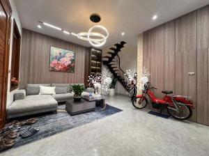 NHÀ HAI BÀ TRƯNG 6 TẦNG THANG MÁY_CÁCH PHỐ 15M_Ô TÔ SÁT NHÀ_50m2_NỘI THẤT XỊN, hơn 15 tỷ